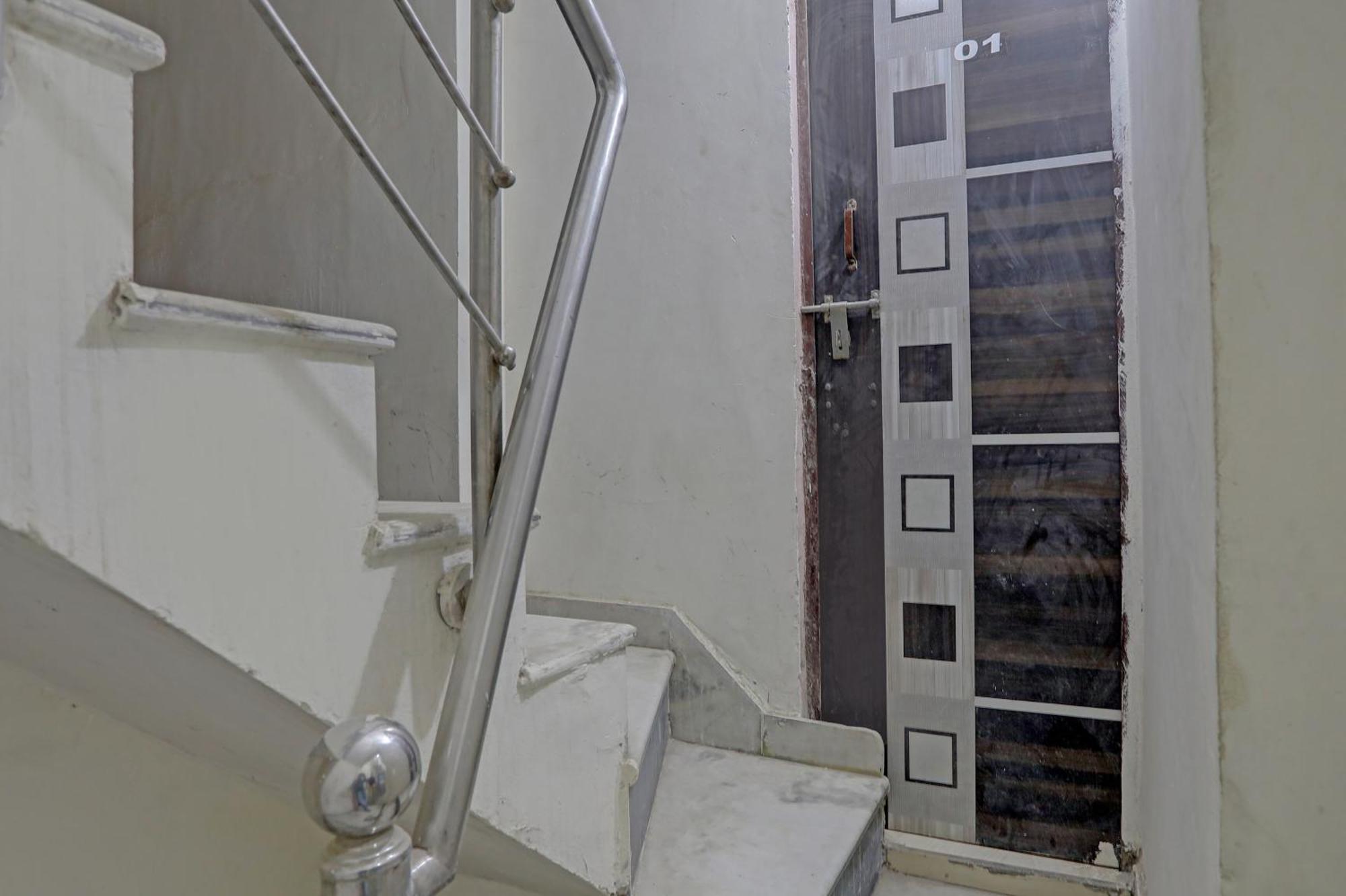 Hotel O Thirty Inns Noida Exterior foto